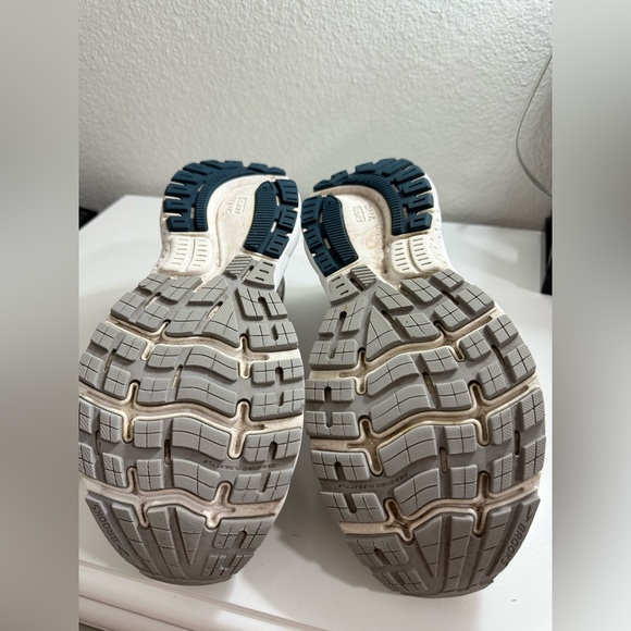 Brooks Women's Athletic Shoes - Gray, Pink, and Yellow - Picture 6 of 7